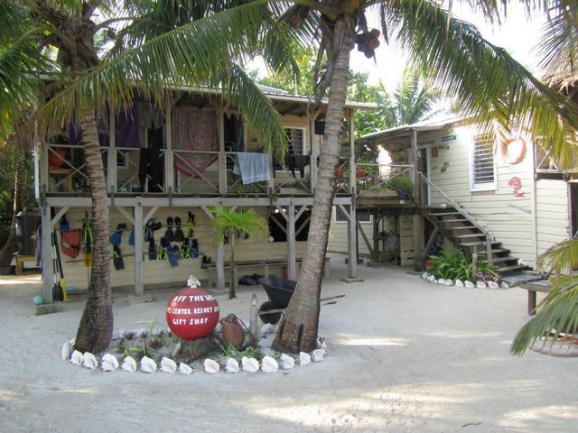 Off The Wall Dive Center & Resort - Dive Center