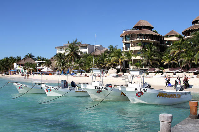 Phantom Divers - Dive Center in Mexico